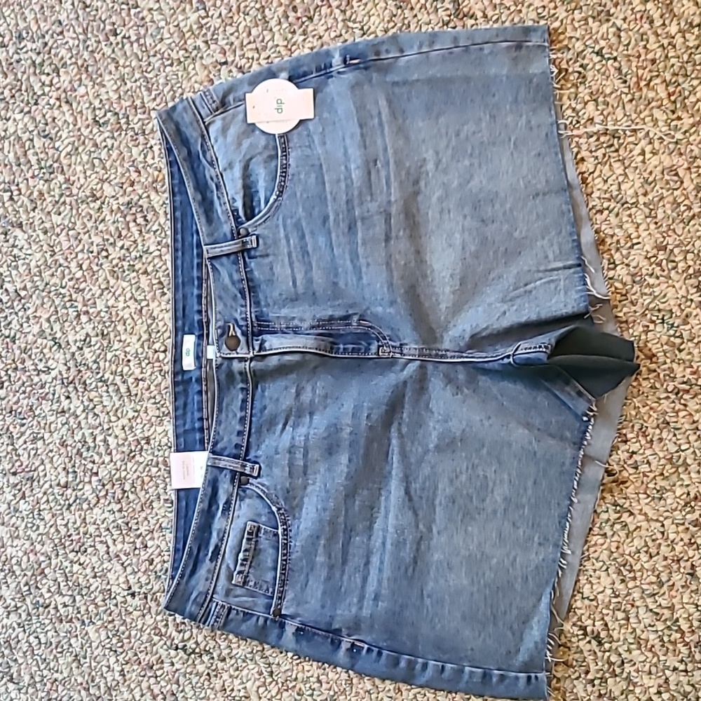 DIP BRAND WOMEN'S PLUS SIZE  BLUE JEAN CUTOFF SHORTS SIZE 24W